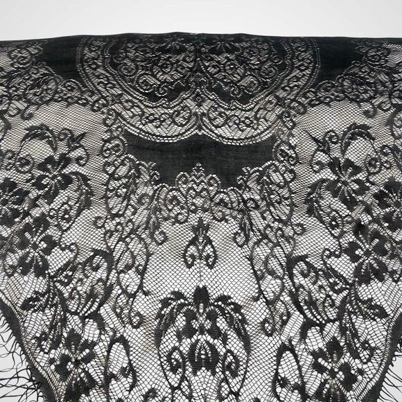 Worthington Black Sheer Shawl Wrap Triangle Fringe Head Cover Lace Mantilla Veil - Picture 7 of 8